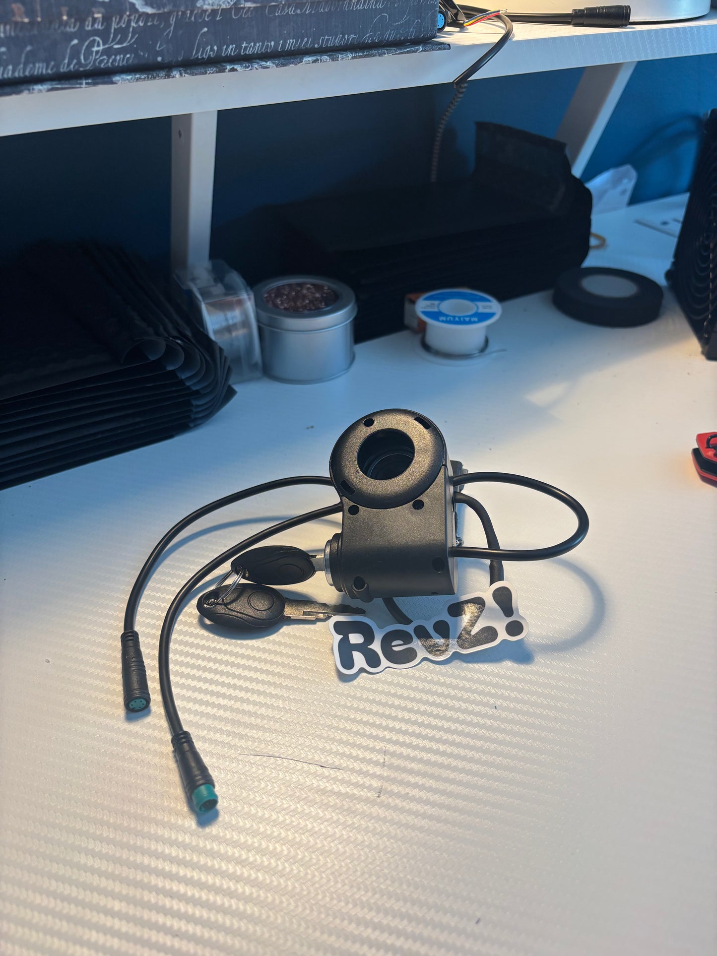 (Preorder) V2 key ignitions